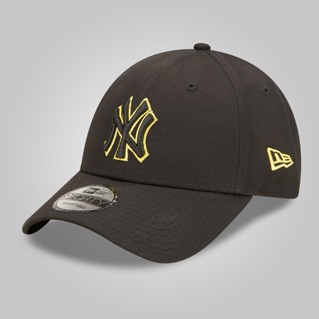 New York Yankees Team Outline Black 9FORTY Adjustable Cap