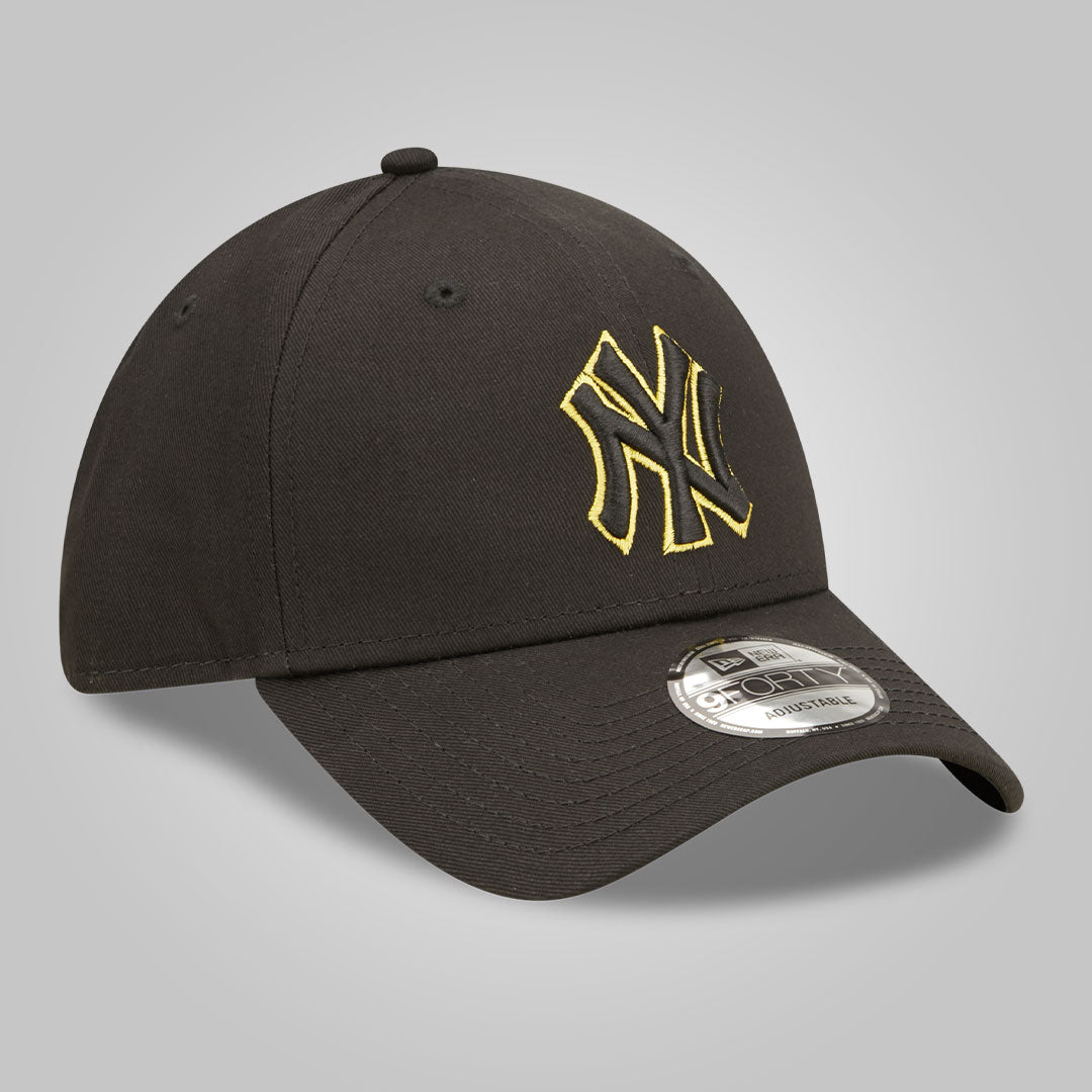 New York Yankees Team Outline Black 9FORTY Adjustable Cap