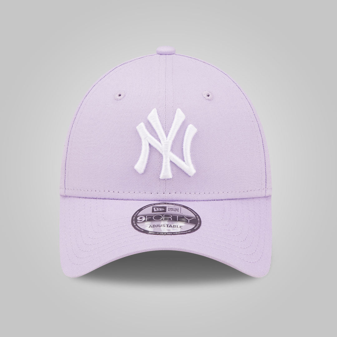 New York Yankees League Essential Purple 9FORTY Adjustable Cap