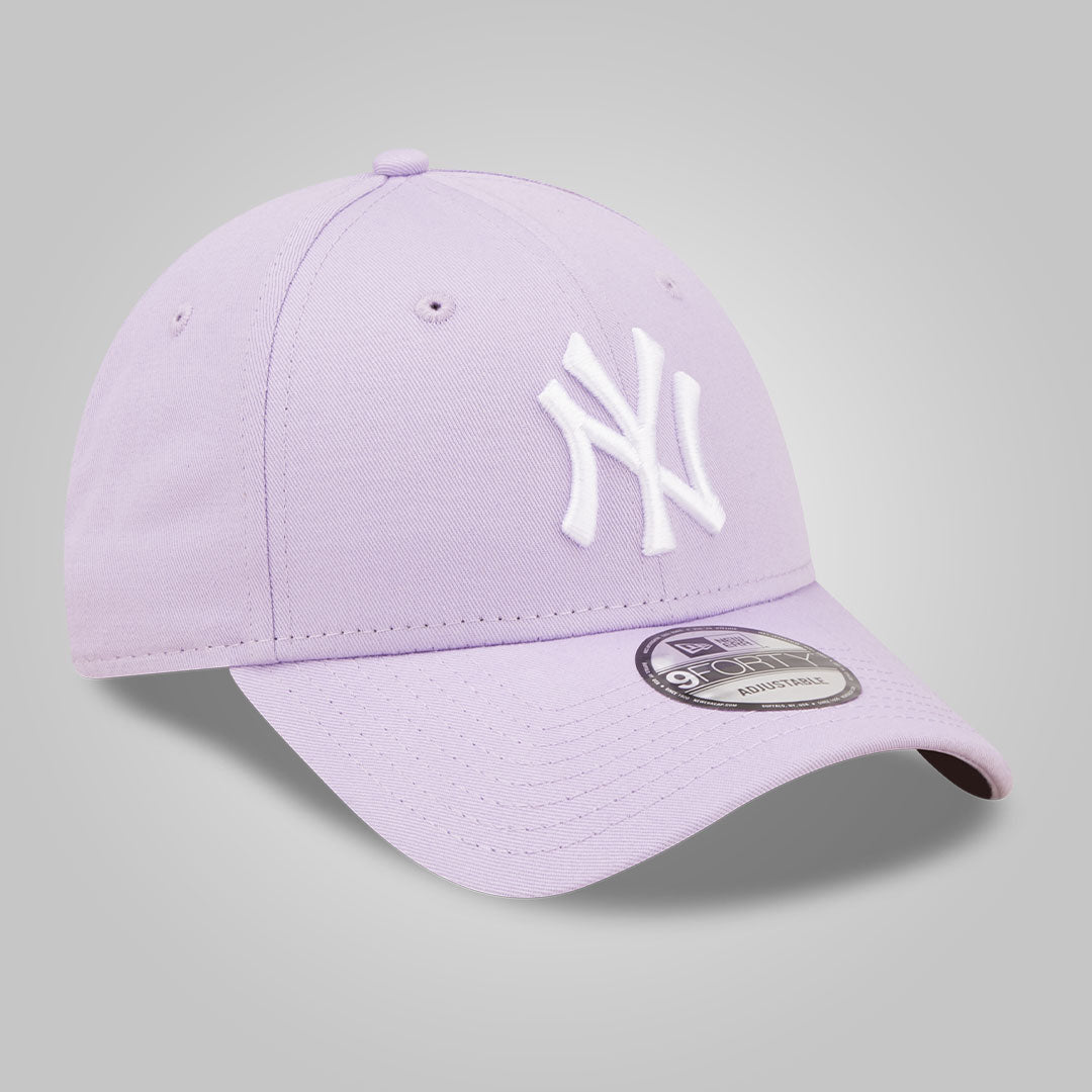 New York Yankees League Essential Purple 9FORTY Adjustable Cap