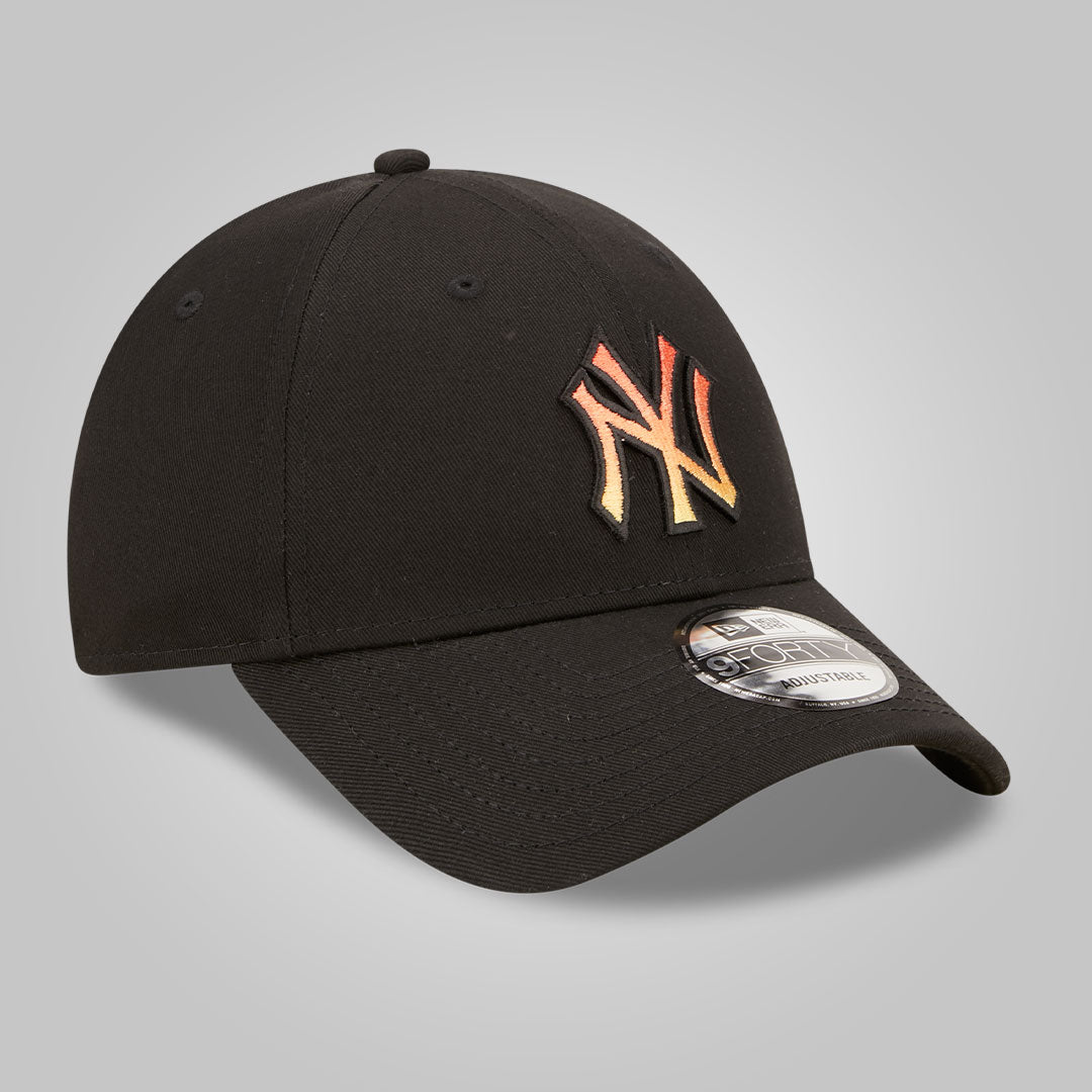 New York Yankees Gradient Infill Black 9FORTY Adjustable Cap