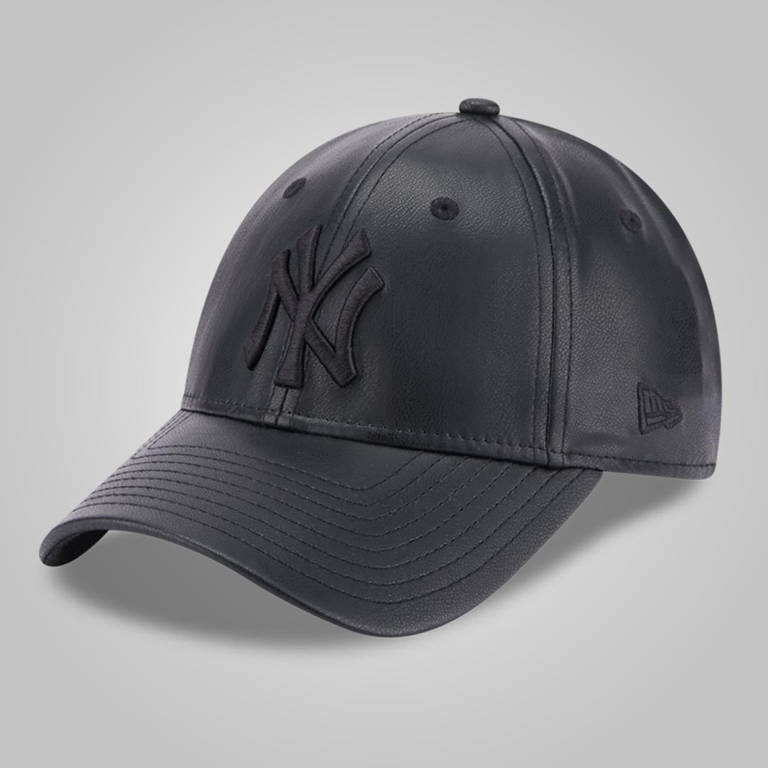 New York Yankees Faux Leather Womens Black 9FORTY Adjustable Cap