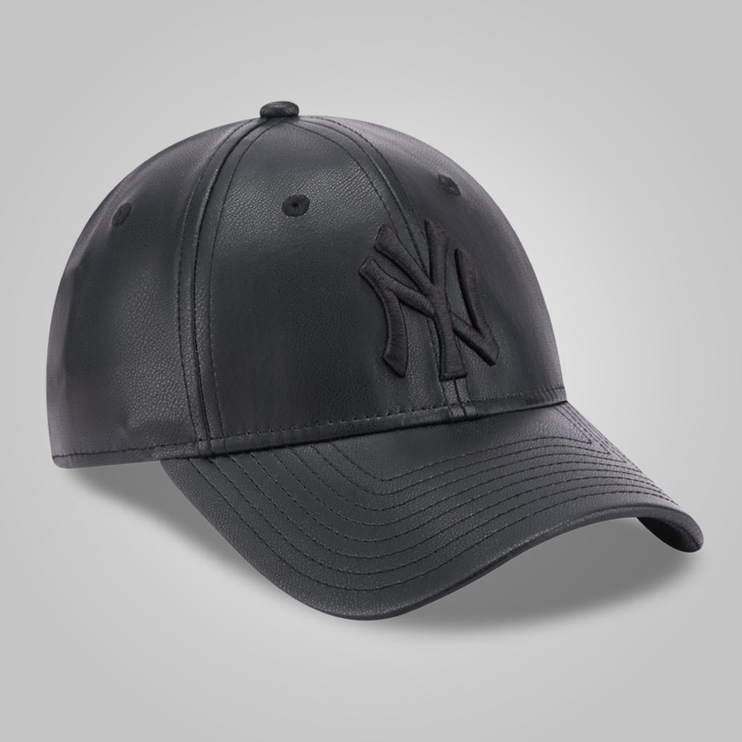 New York Yankees Faux Leather Womens Black 9FORTY Adjustable Cap