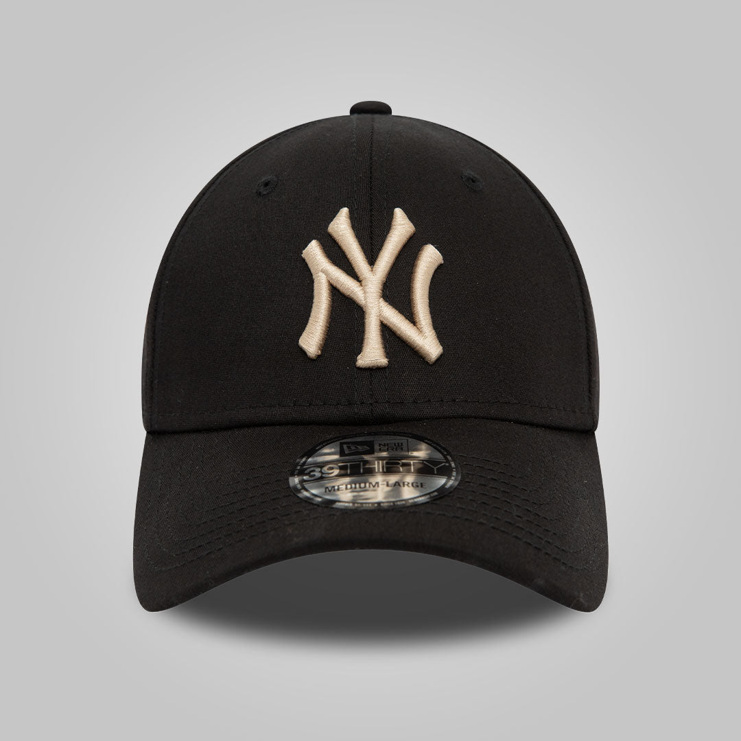 New York Yankees League Essential Black 39THIRTY Stretch Fit Cap