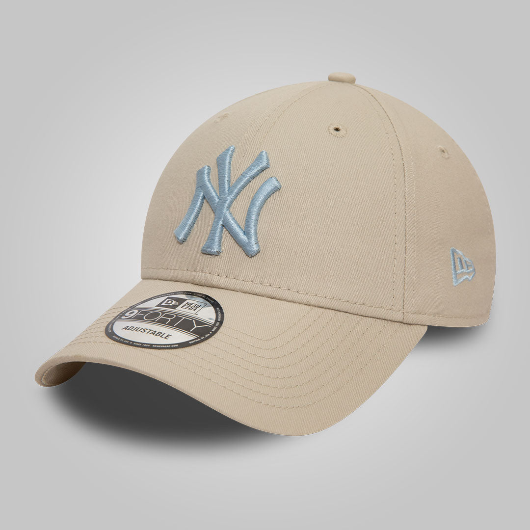 New York Yankees League Essential Light Beige 9FORTY Adjustable Cap