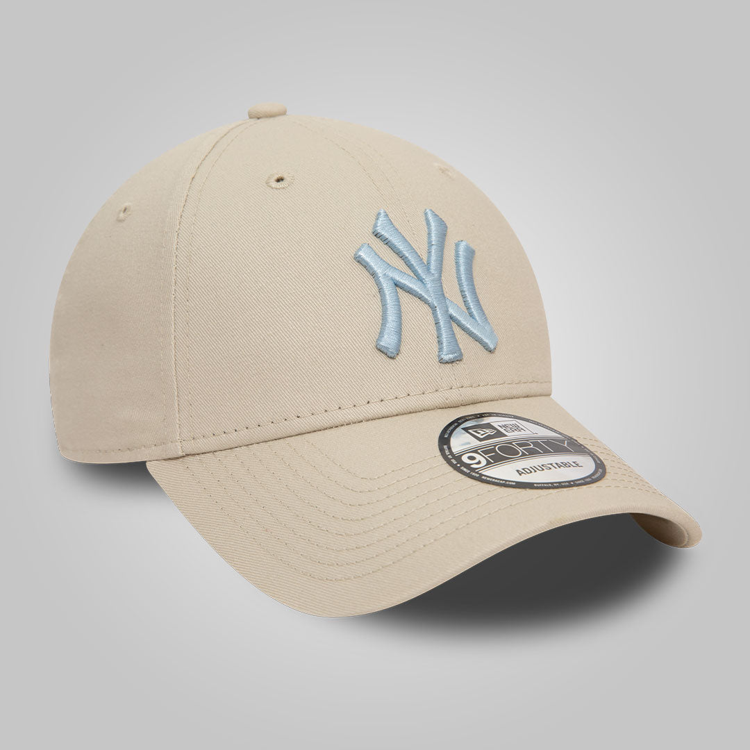 New York Yankees League Essential Light Beige 9FORTY Adjustable Cap