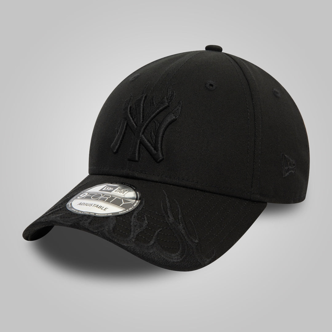 New York Yankees MLB Flame Black 9FORTY Adjustable Cap