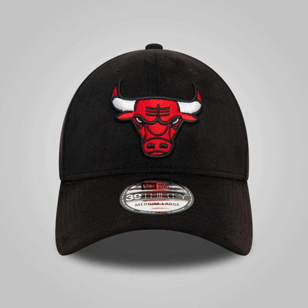 Chicago Bulls Faux Suede Black 39THIRTY Stretch Fit Cap